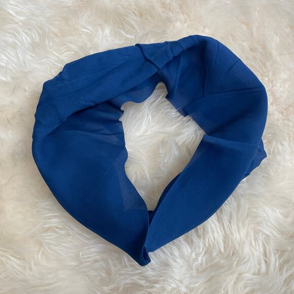 10-Piece Vintage Scarf Lot | Silk, Italy, Japan, Echo, Hand-Rolled, Rare Mix - Picture 9 of 16